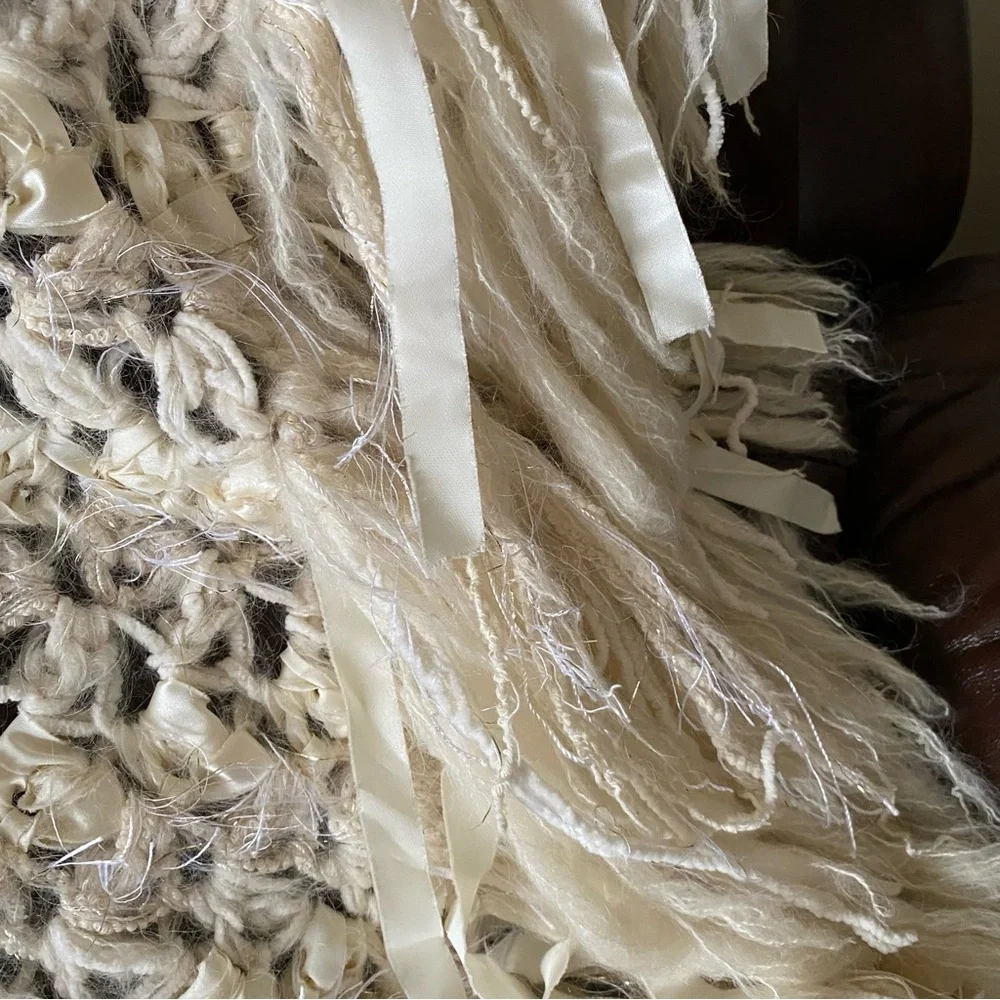 Marge Carson Woven‎ Crochet Knit Fringe Cream Off White Throw Blanket Decorative